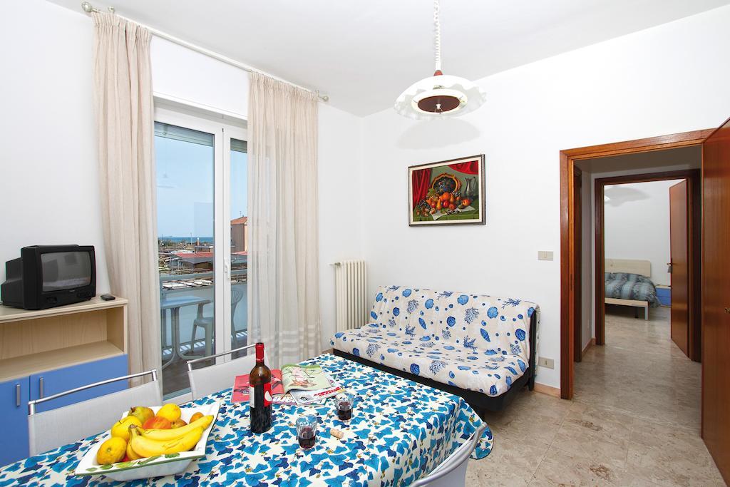Residence Riviera Albenga Cameră foto